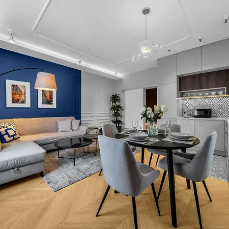 Old Town - Location, Workspace - By Rentujemy