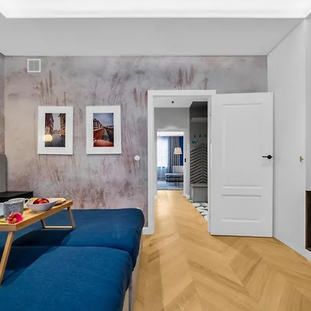 Old Town - Location, Workspace - By Rentujemy Apartmán