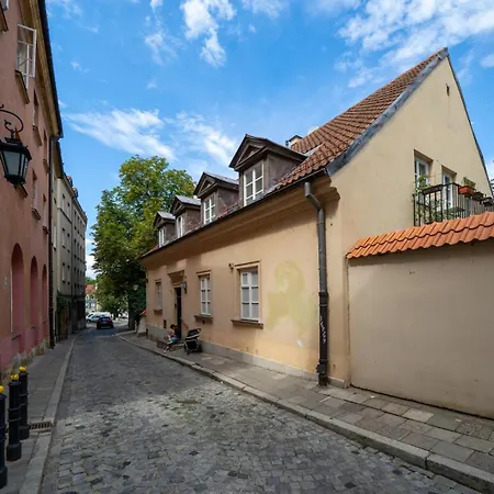 Old Town - Location, Workspace - By Rentujemy Varšava